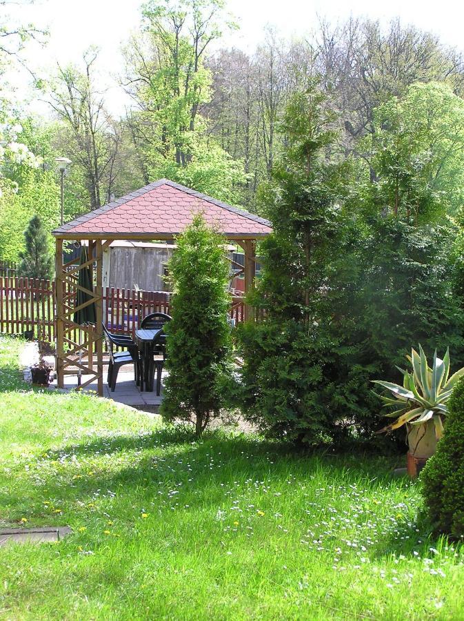 Ferienwohnung Und Pension "Zur Aue" Konigsbruck Ngoại thất bức ảnh