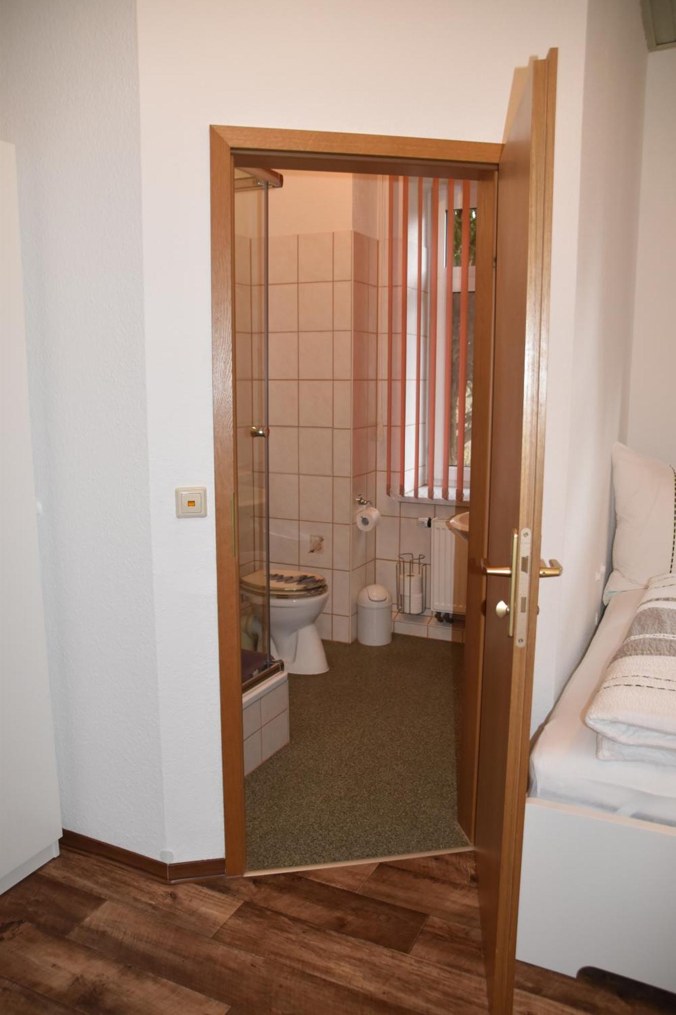 Ferienwohnung Und Pension "Zur Aue" Konigsbruck Ngoại thất bức ảnh